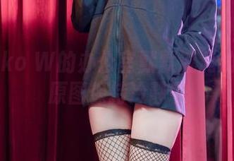 在Kuuko W的办公室默默流淌的美——原图保持冷静中